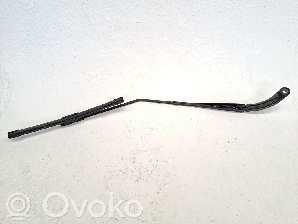 Brazo del limpiaparabrisas delantero   288866647R,288867952R