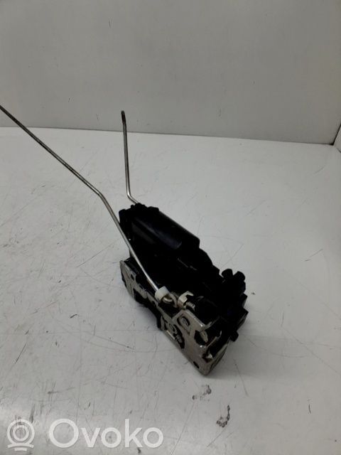 Cerradura de puerta delantera   805025267R