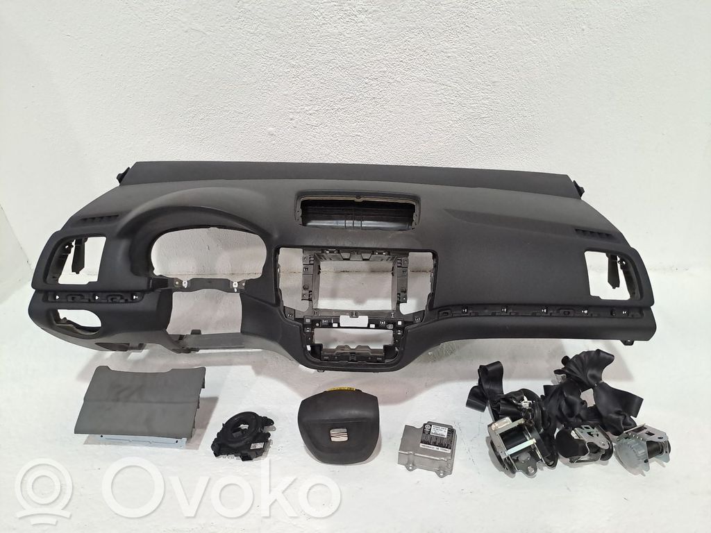 Seat set   7N5880201P1MM,7N1857001ABOKH