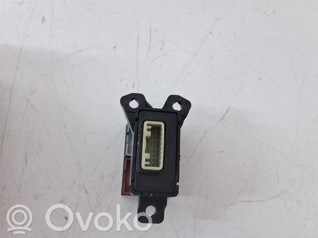 Botón interruptor de luz de peligro   93790Q00004X