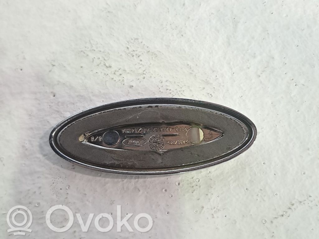 Insignia/letras de modelo de fabricante   C1BB8B262AA