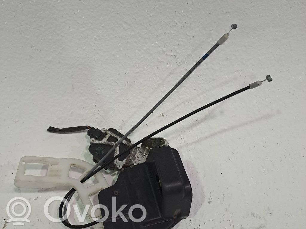 Cerradura de puerta trasera   814211F010