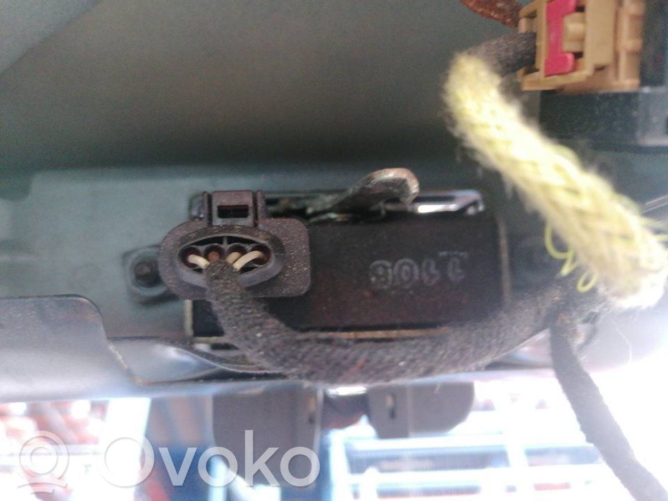Volkswagen Golf V Loquet de verrouillage de hayon 