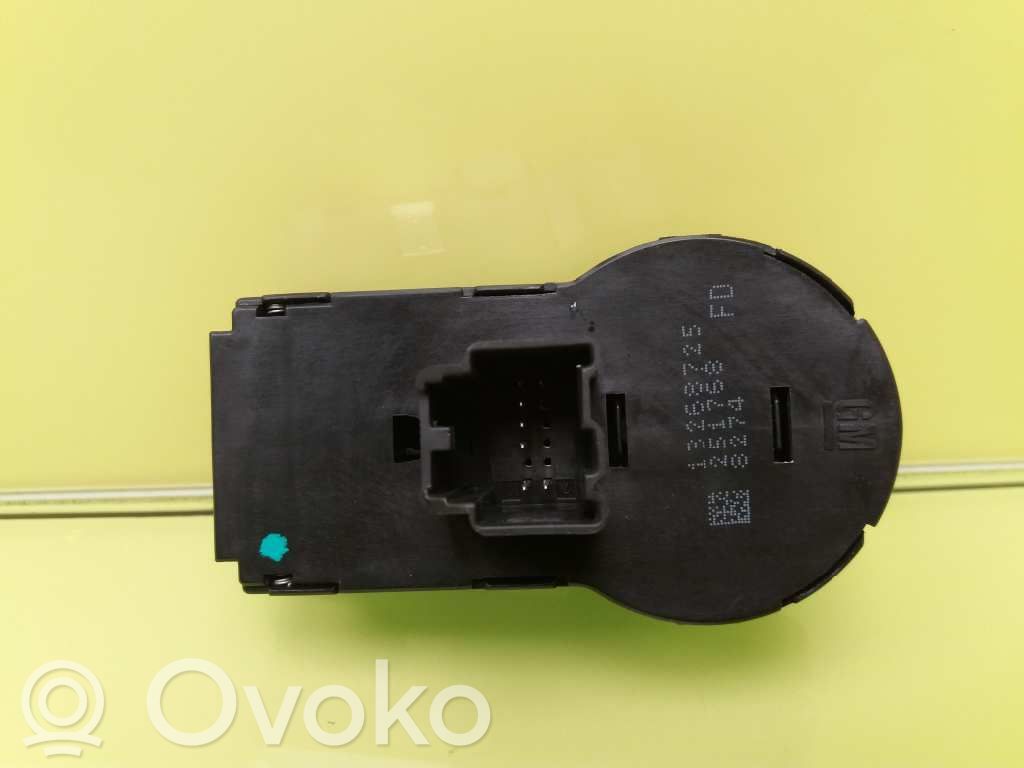 Comutator lumini   13268725,251768