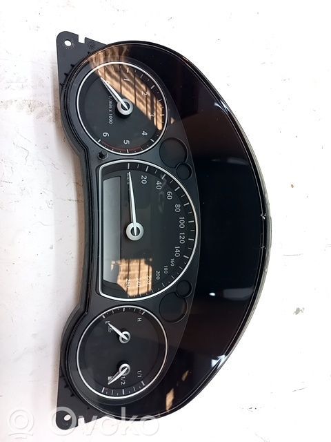 Geschwindigkeitsmesser Cockpit   12776075