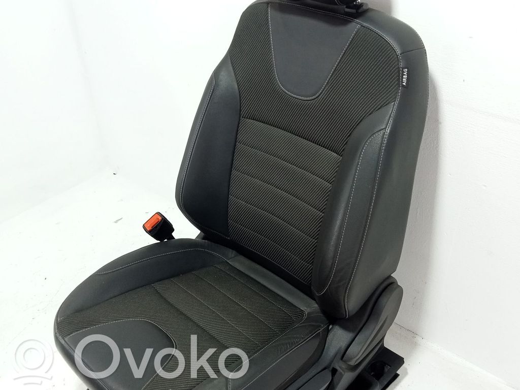 Ford Kuga II Fotel przedni kierowcy 
