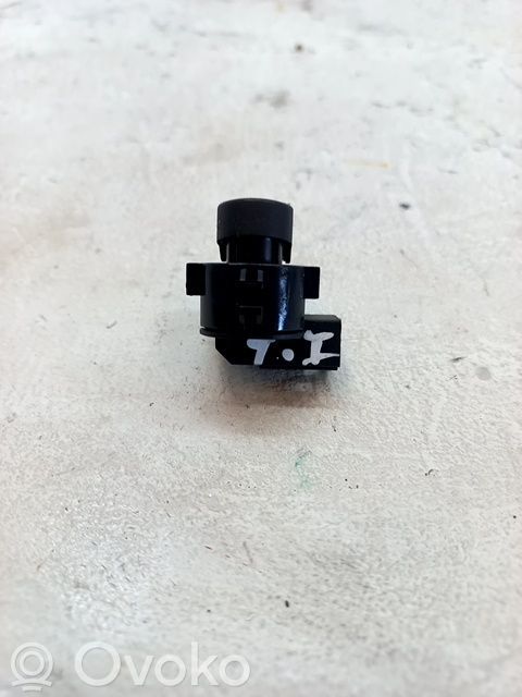 Electric window control switch   XR82112