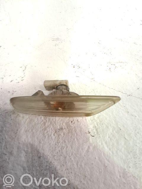 Seitenblinker   63137253325