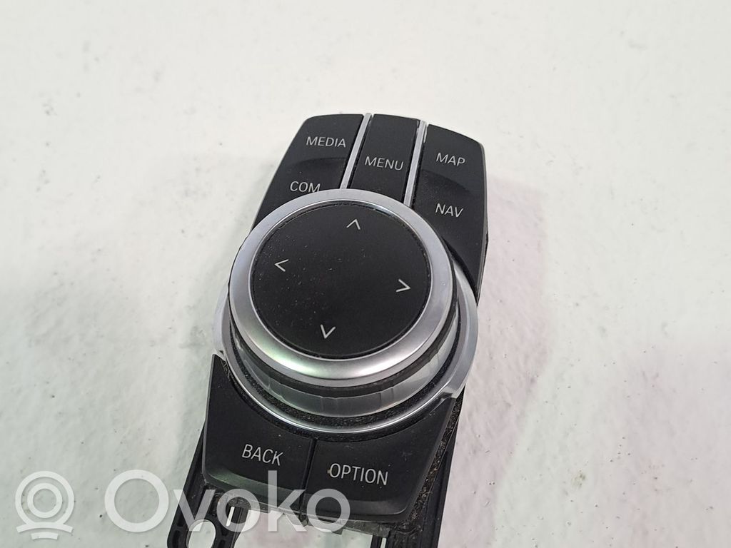 Boutons / interrupteurs volant   65825A14E63