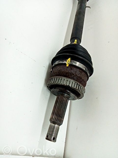 KIA Carens I Planetară față