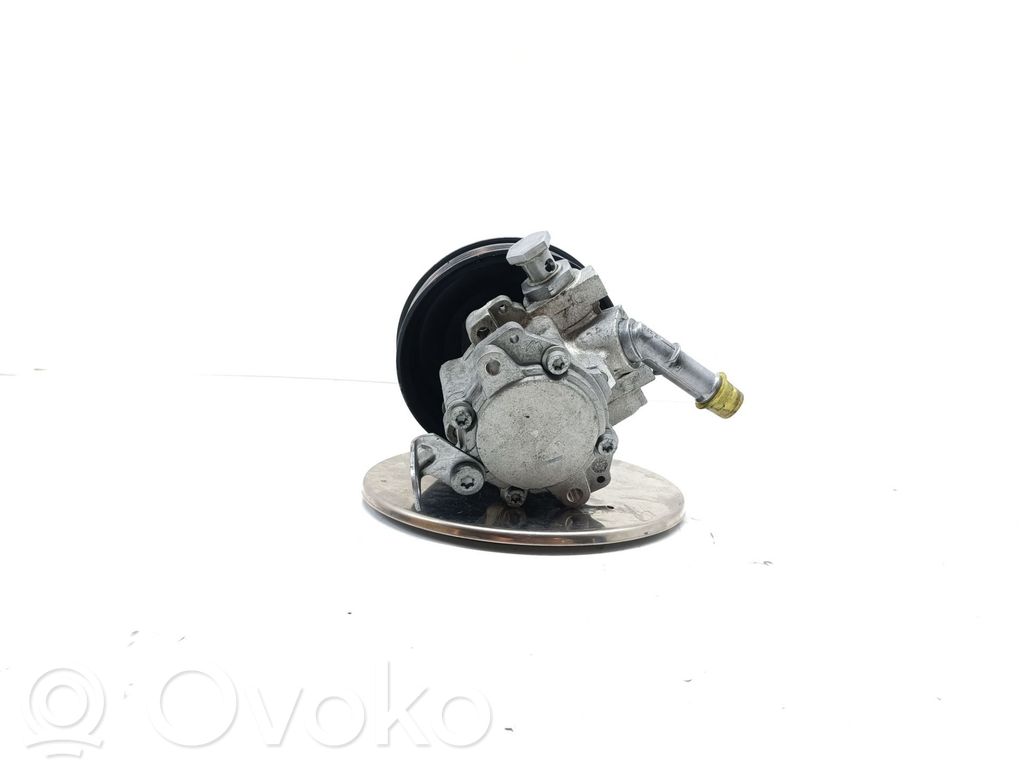 Ohjaustehostimen pumppu   6780459,32416776372