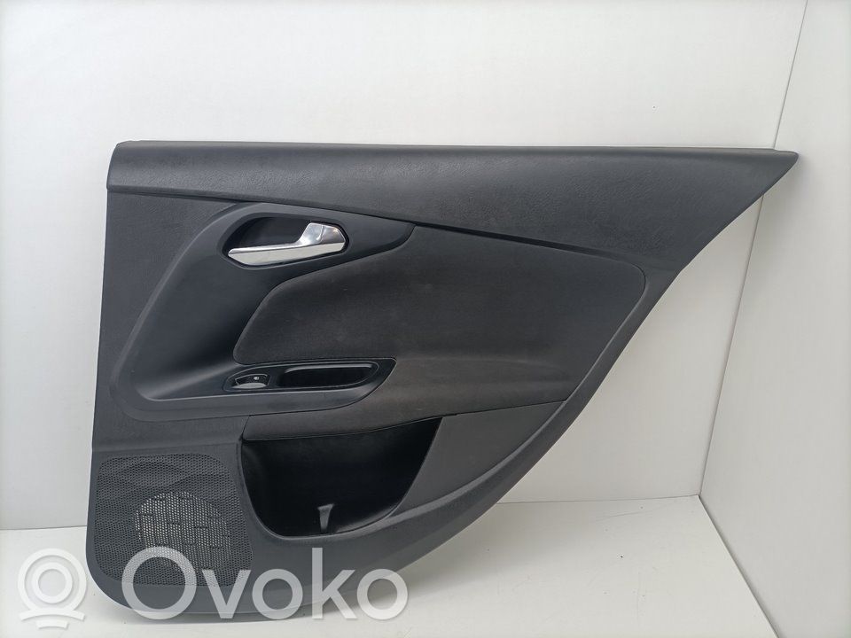 Fiat Tipo Boczki / Poszycie drzwi tylnych 