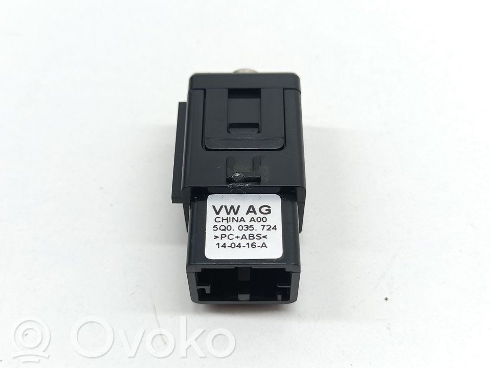 Modul de control caroserie central   5Q0035724,5E1857367