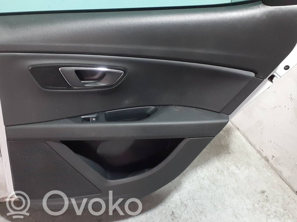 Seat Leon (5F) Moldura del tarjetero de la puerta trasera 