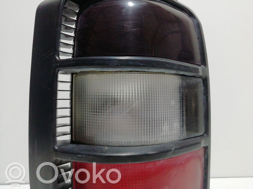 Mitsubishi Montero Bec lampă spate 