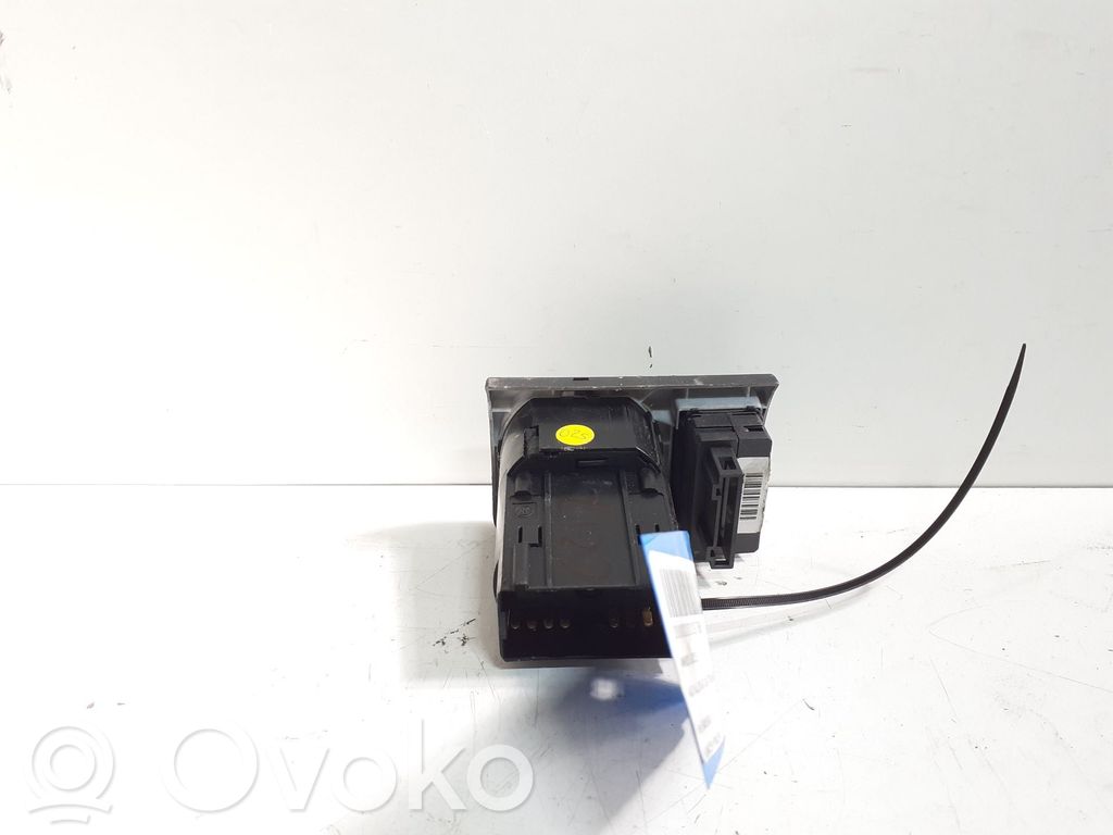 Light switch   04058000,04058000,04058000
