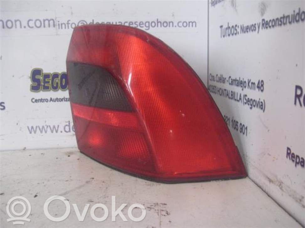 Opel Vectra B Lámpara de faros/luces traseros 