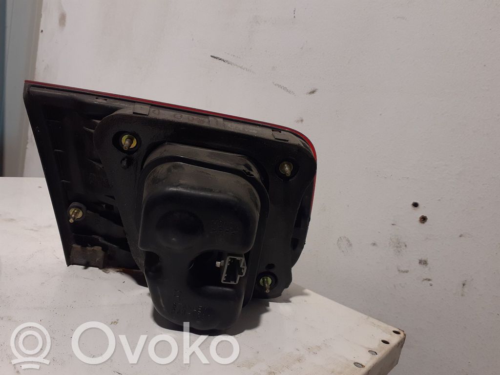Honda Civic Takavalon polttimo 