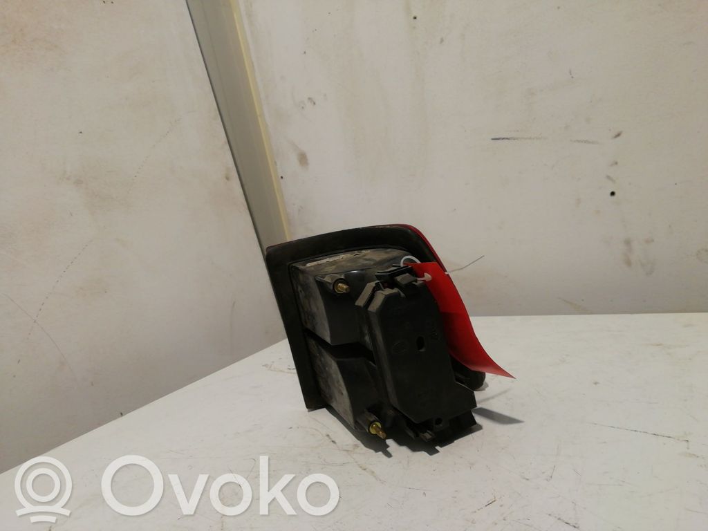 Seat Toledo I (1L) Takavalon polttimo 