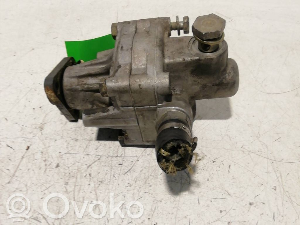 Audi A4 S4 B5 8D Power steering pump 