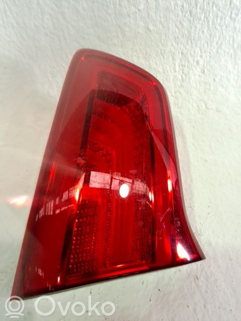 Lámpara de faros/luces traseros   924053W610
