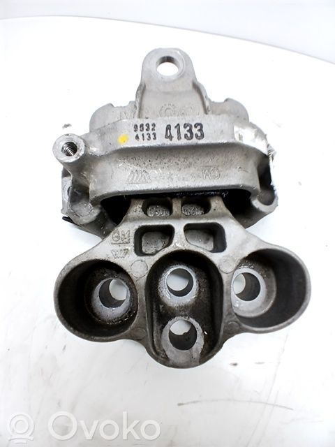 Gearbox mount   95324133