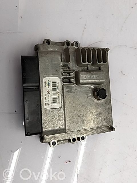 Unidad de control/módulo ECU del motor   6735400032