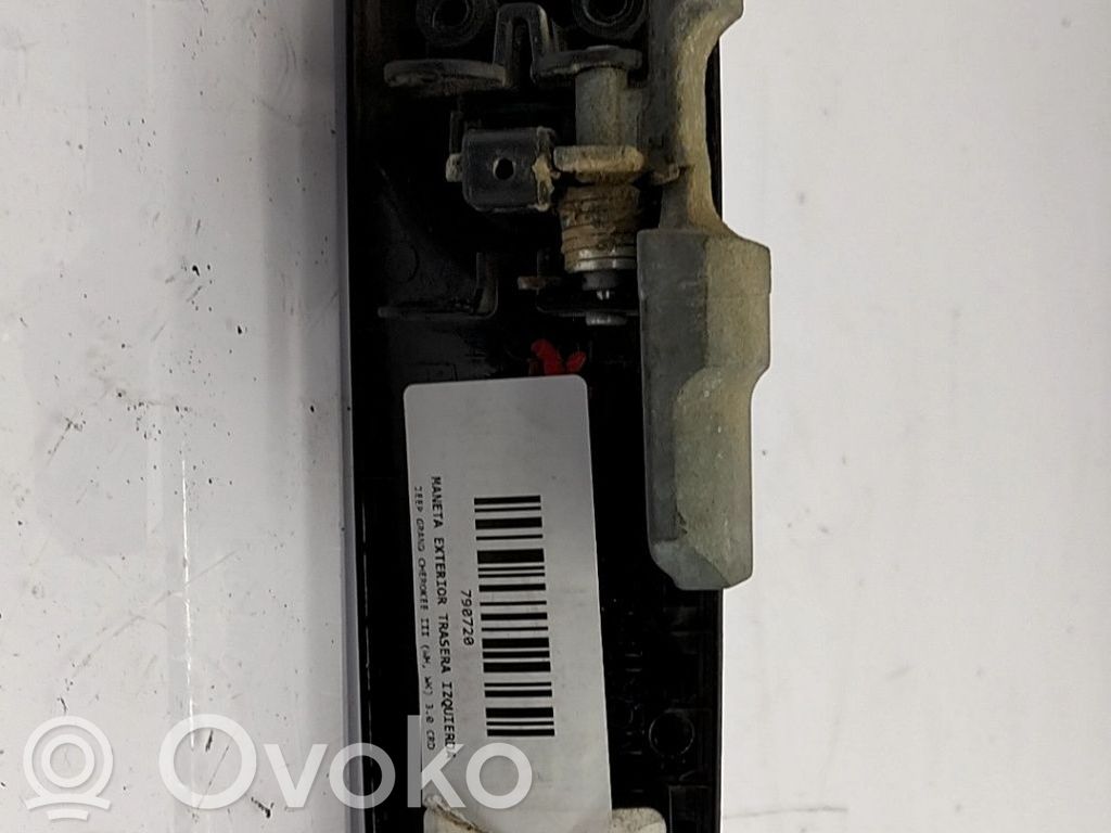 Manecilla externa puerta trasera   5HS57AXRAI