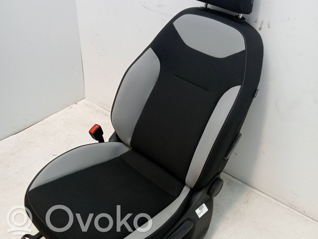 Fahrersitz   5QF881105J