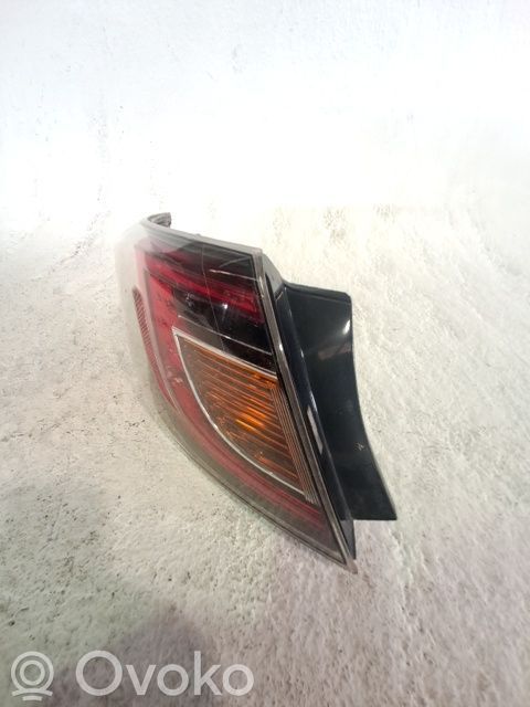 BMW 6 E63 E64 Takavalon polttimo 