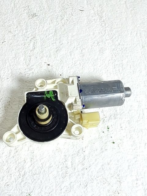 Chrysler Sebring (ST-22 - JR) Motor del regulador de la ventanilla de la puerta delantera