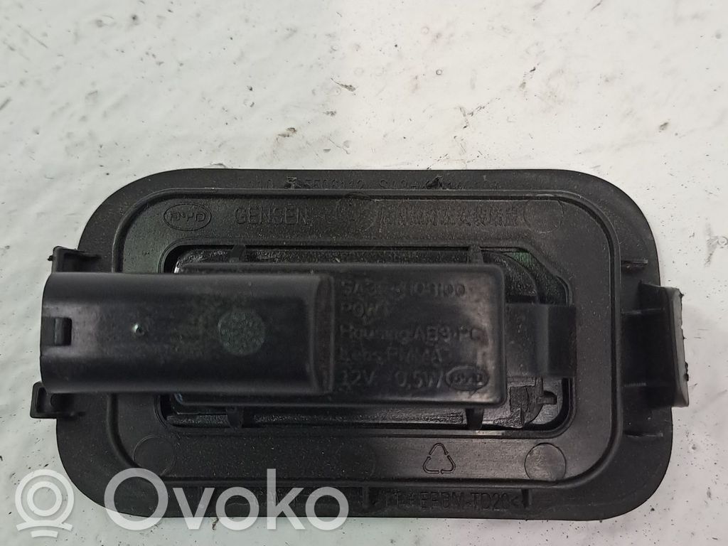BYD Seal U Luce targa 