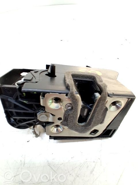 Cerradura de puerta trasera   825022281R