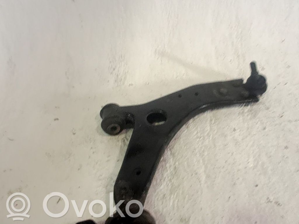 Ford Focus Basculă inferioară față 