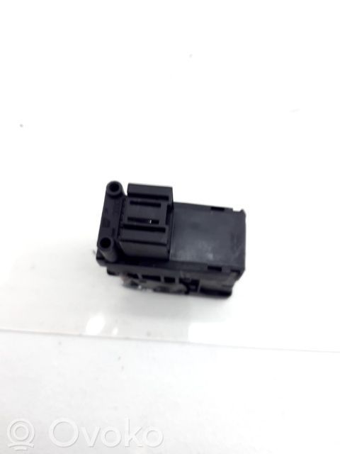 Interrupteur, commande de frein de stationnement   8K1927225BWEP