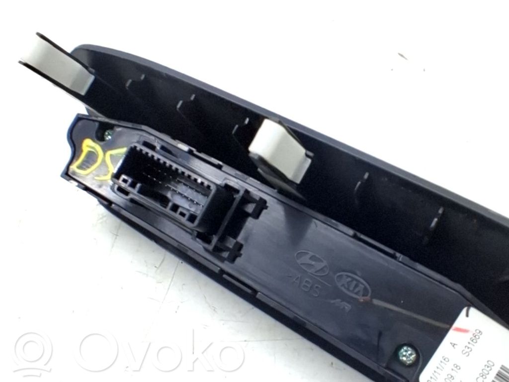 Modul de control caroserie central   93700C8030