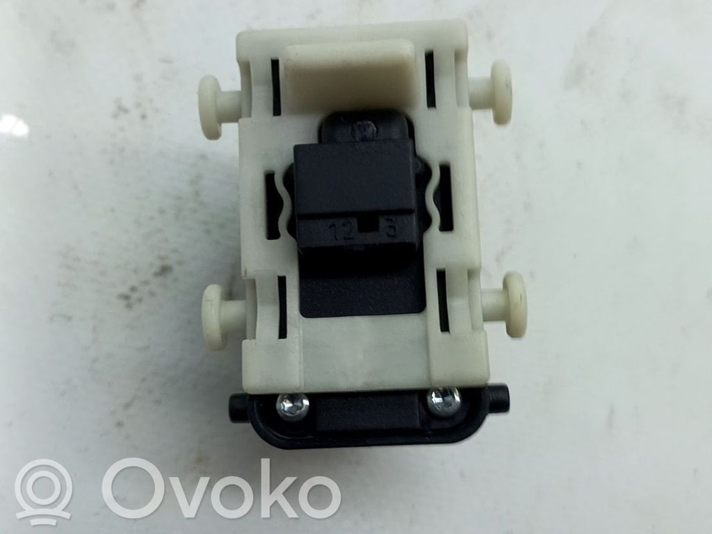 Comutator comandă geamuri electrice   A2038200210