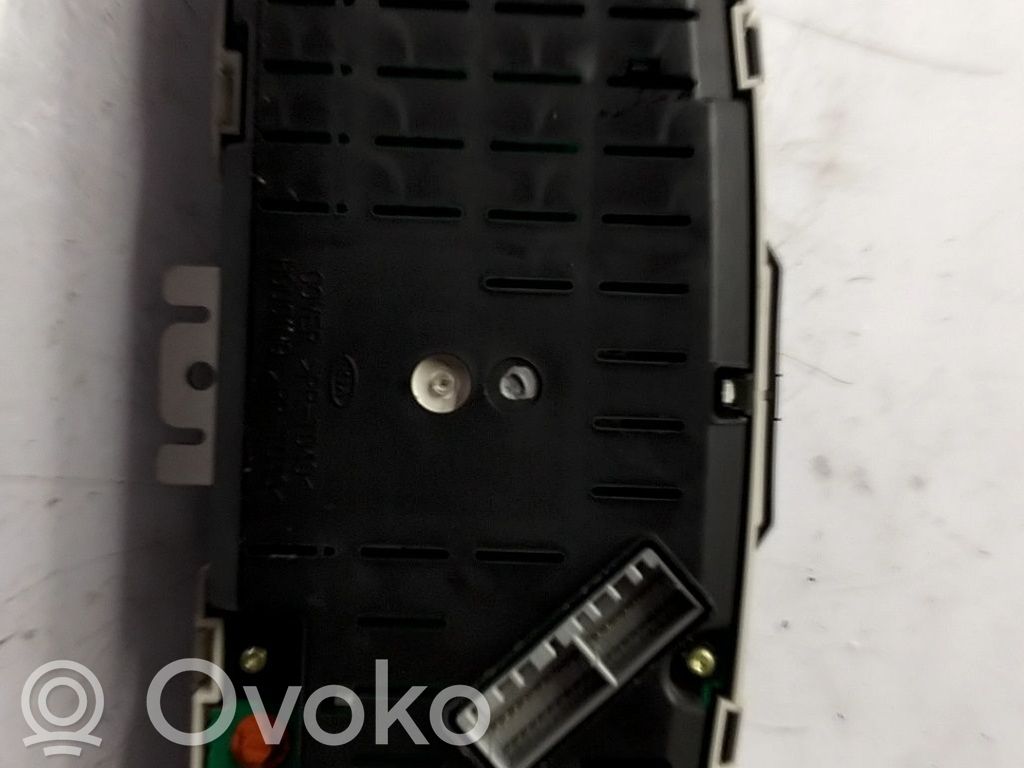 Spidometrs (instrumentu panelī)   940031H090
