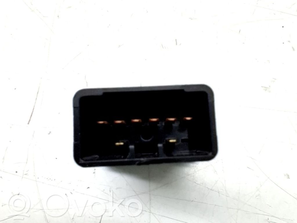 Botón interruptor de luz de peligro   937902B001CA