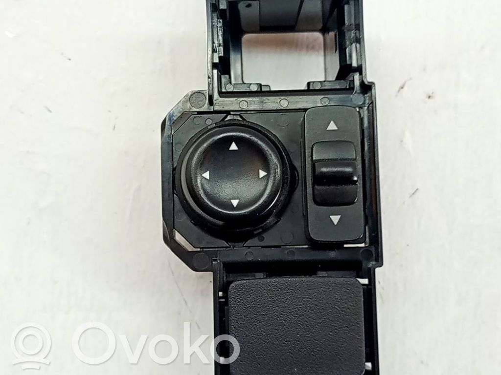 Wing mirror switch   255703TB1A