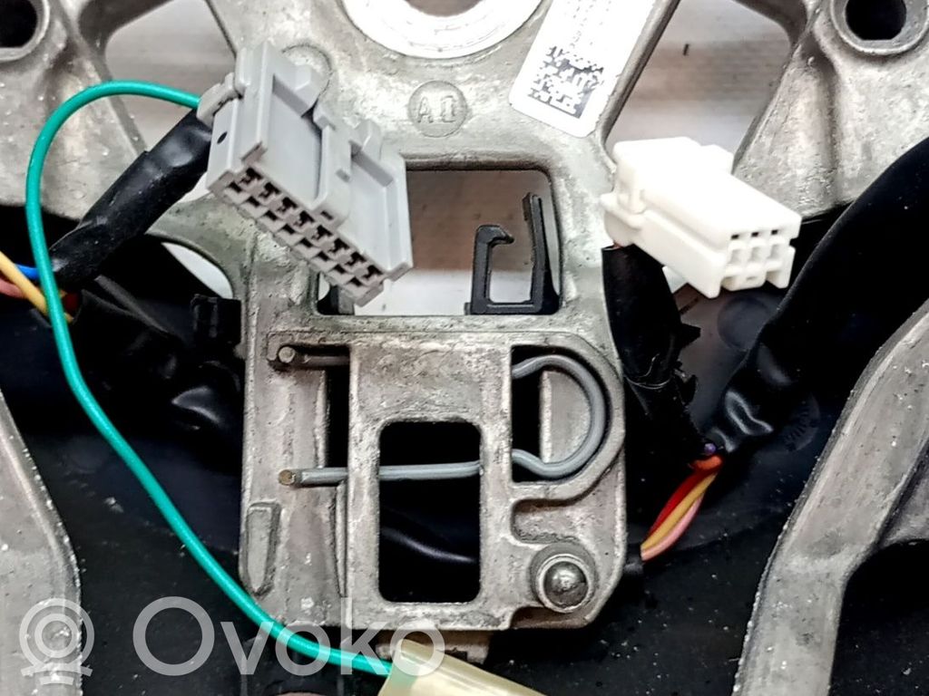 Nissan Note (E11) Steering wheel 