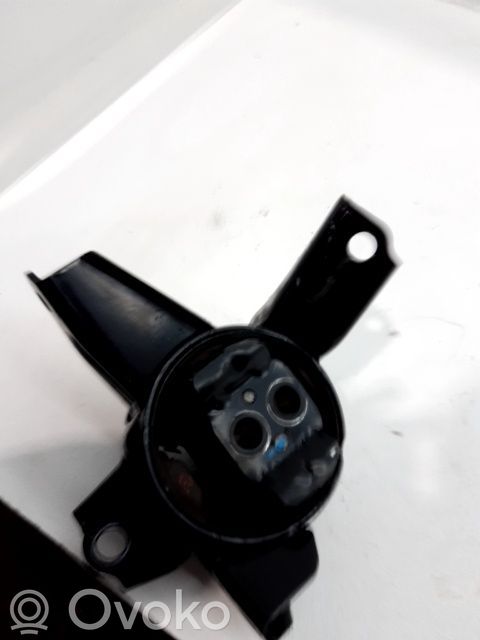 Soporte de montaje del motor   218302S301