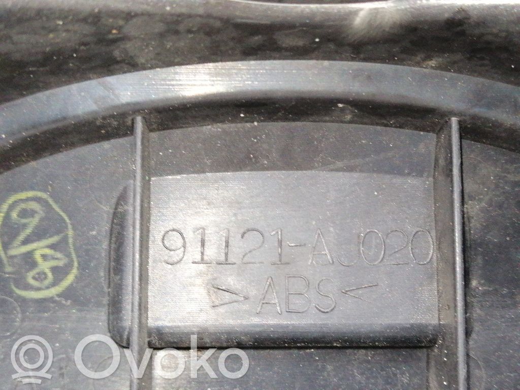 Rejilla delantera   91121AJ020