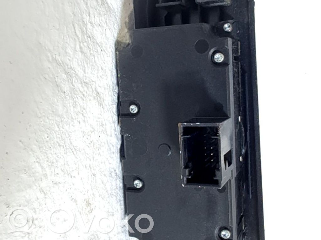Light switch   61316925253