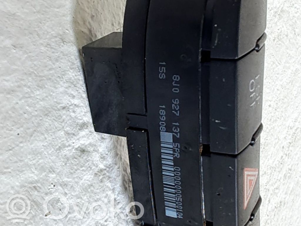 Audi 100 C1 Botón interruptor de luz de peligro 