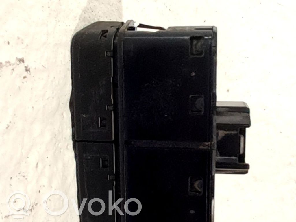 Interruptor de encendido/apagado del motor   1696453,AM5T14B436FB