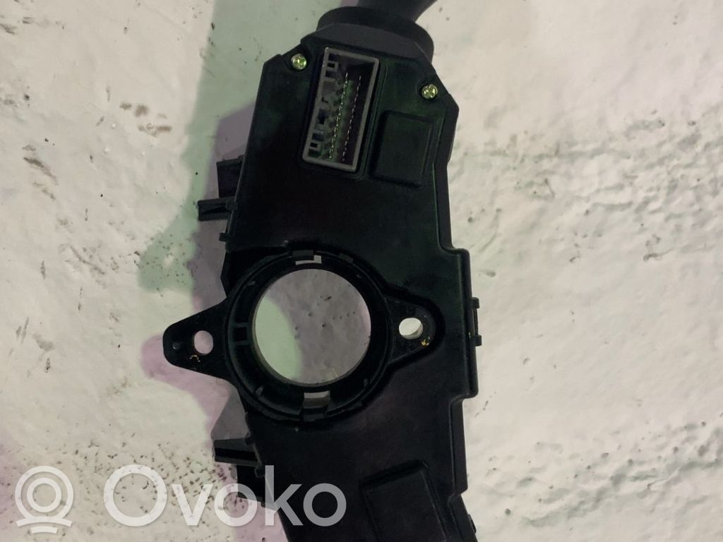 Pyyhkijän vipu   93403D3952