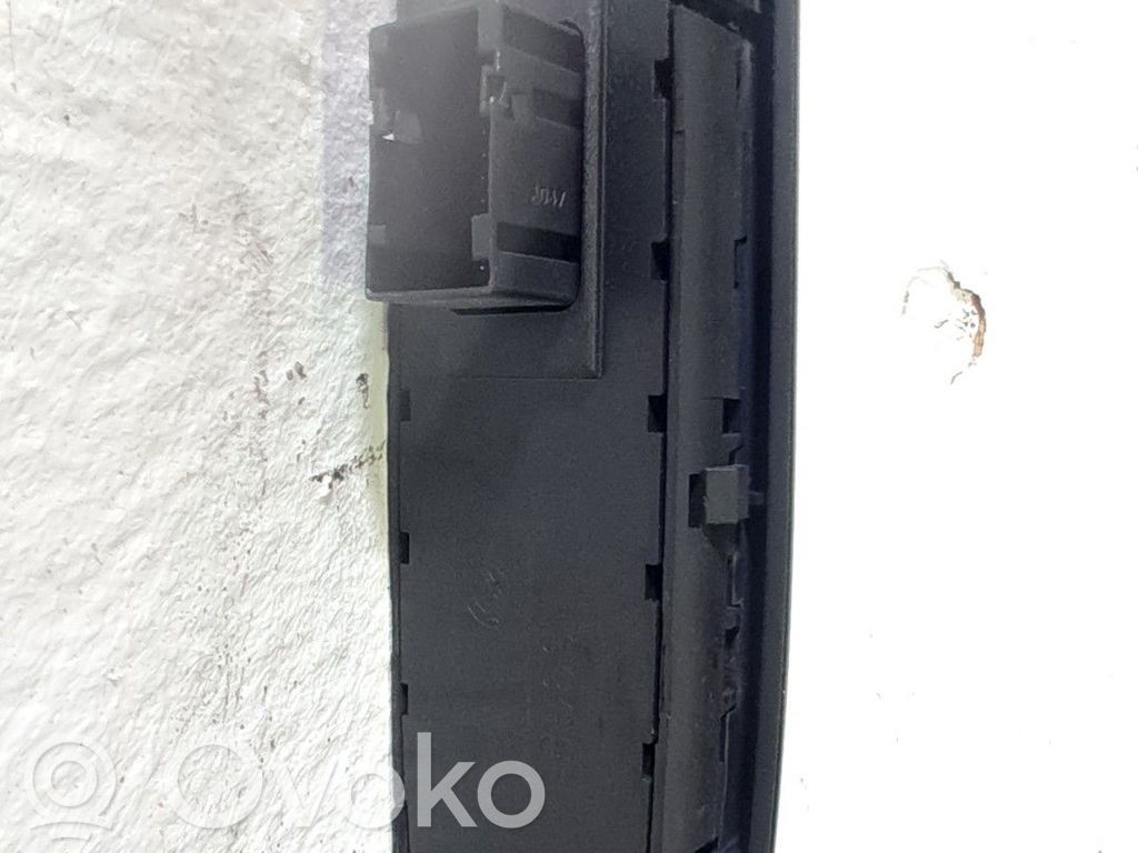 Przyciski szyb   735297025