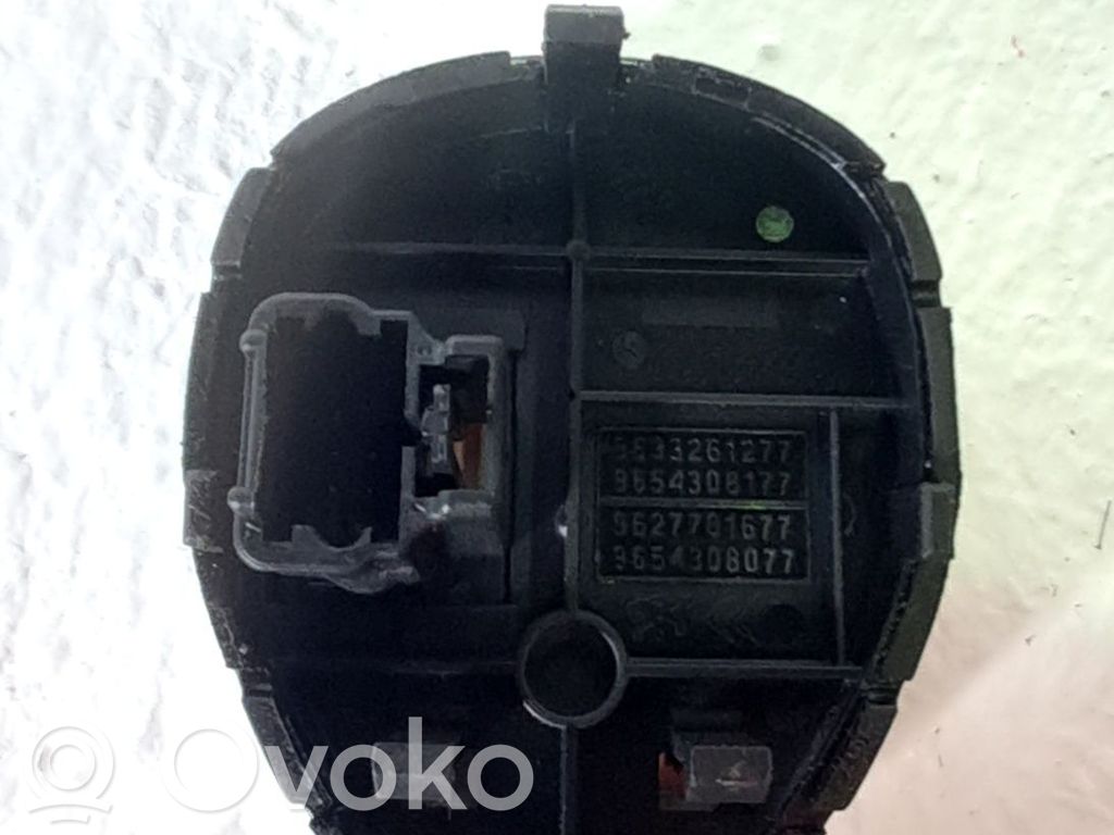 Boutons / interrupteurs volant   9633261277,9633261277