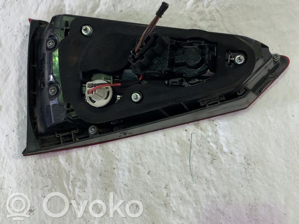 Lámpara de faros/luces traseros   575945308D